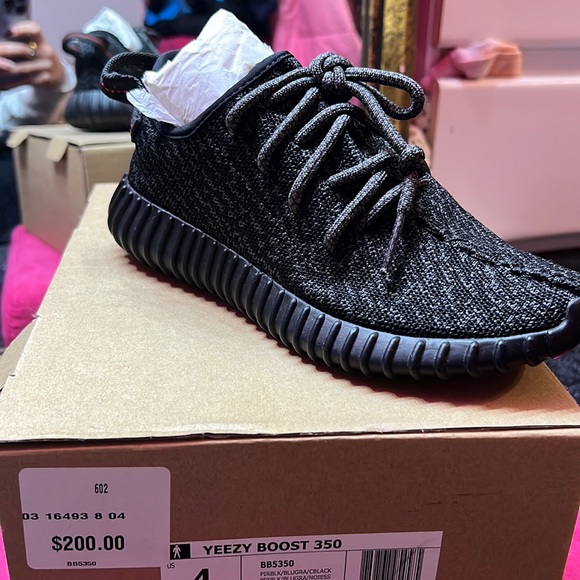 Yeezy boost 350 pirate blacK NEW - Picture 1 of 13